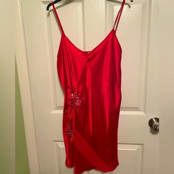 Slip - Picture 1 of 4